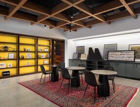 1112 NW 52nd St, Seattle, WA à louer Photo intérieure- Image 2 de 7