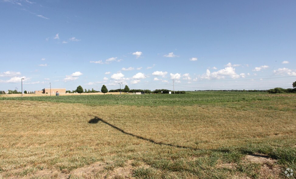 5420 West Pky, Johnston, IA à vendre - Photo du bâtiment - Image 2 de 2