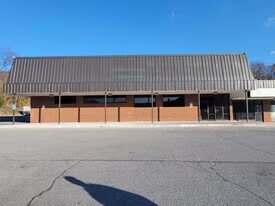Plus de détails pour 2726 Lee Hwy, Troutville, VA - Commerce de détail à louer