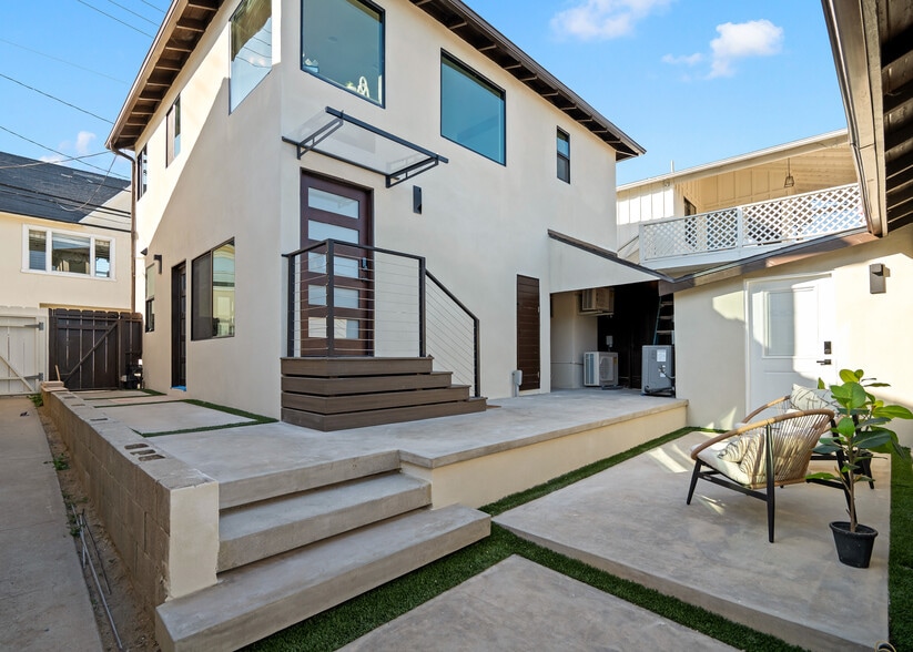 216 Cliff Dr, Laguna Beach, CA à vendre - Photo du bâtiment - Image 3 de 11