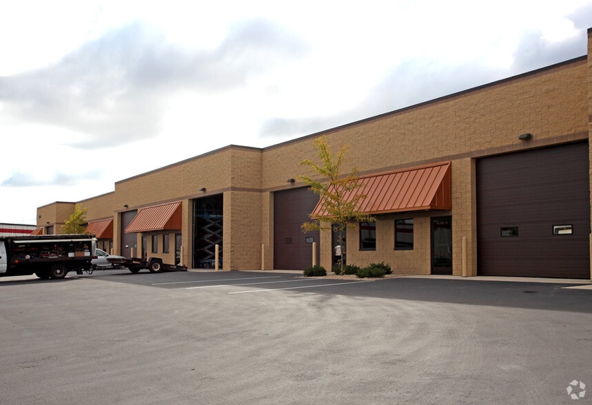 588-590 Citation Dr, Shakopee, MN for lease - Building Photo - Image 3 of 6