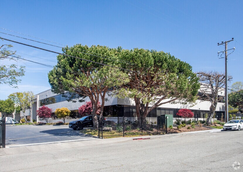 2910 7th St, Berkeley, CA à louer - Photo du bâtiment - Image 3 de 3