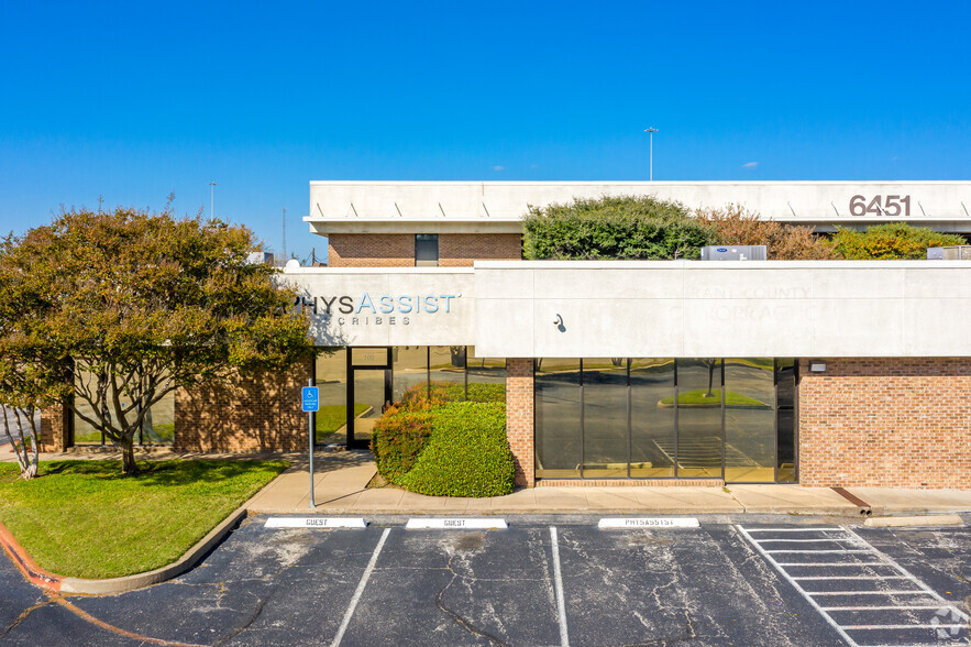 6451 Brentwood Stair Rd, Fort Worth, TX for lease - Building Photo - Image 2 of 4