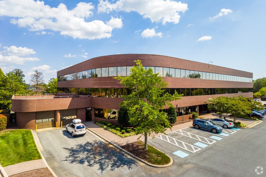 4640 Forbes Blvd, Lanham, MD for lease - Building Photo - Image 2 of 16