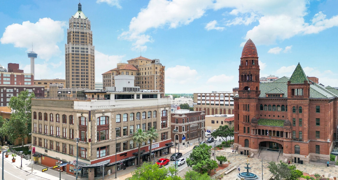 126 E Main Plz, San Antonio, TX for sale Primary Photo- Image 1 of 39