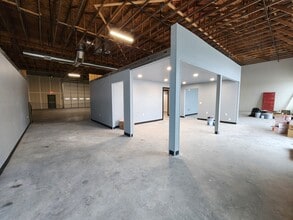 314 E 5th Ave, Owasso, OK for lease Interior Photo- Image 2 of 7