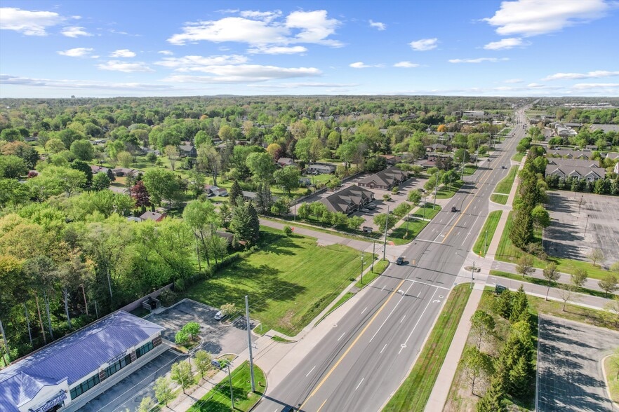 6511 Rochester Rd, Troy, MI à vendre - Aérien - Image 1 de 10