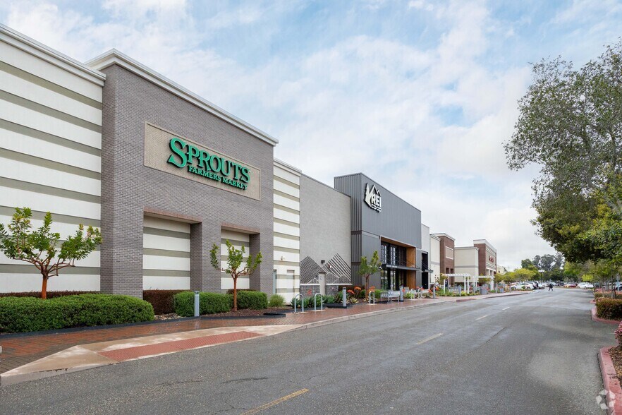 305-487 Madonna Rd, San Luis Obispo, CA à louer - Photo du bâtiment - Image 3 de 4