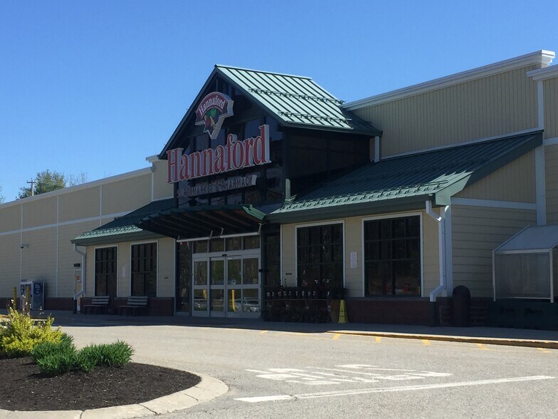 33 Hannaford Dr, China, ME à louer - Photo du bâtiment - Image 2 de 2