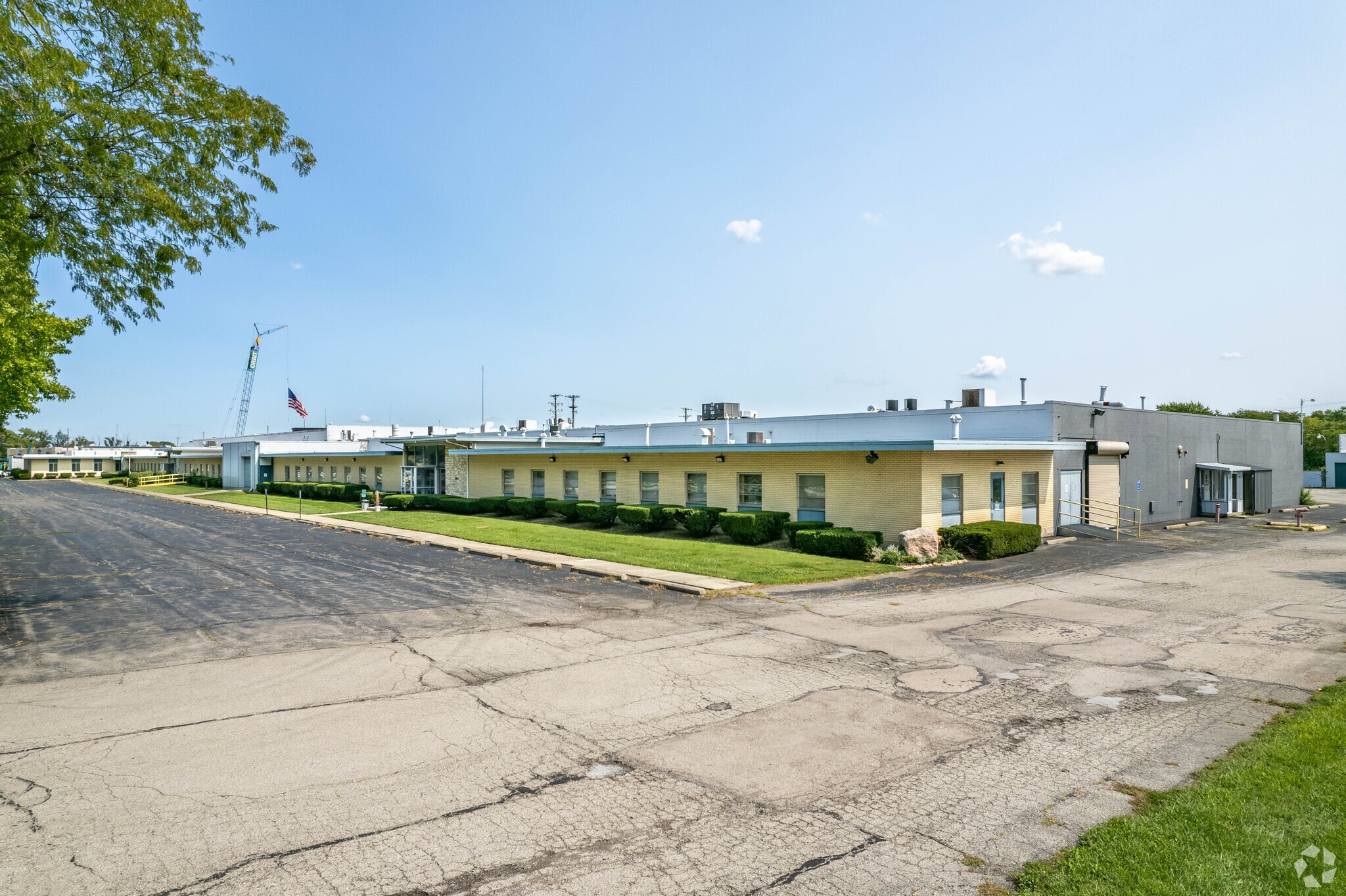 3024-3046 E River Rd, Moraine, OH for lease Primary Photo- Image 1 of 14