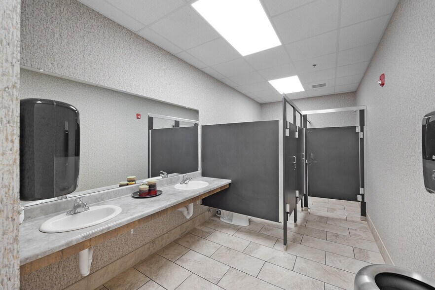 79 Sand Pebble Dr, Jackson, TN à louer - Photo intérieure - Image 3 de 4