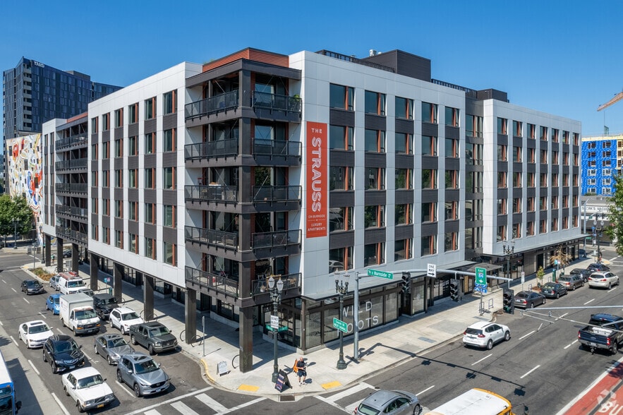 77 NE Grand Ave, Portland, OR for lease - Primary Photo - Image 1 of 33