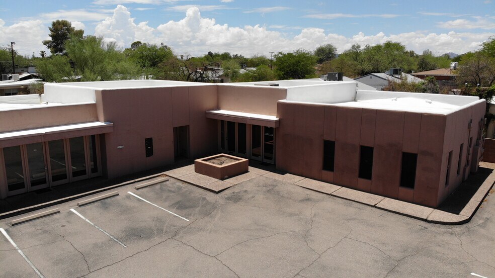 2101 N Country Club Rd, Tucson, AZ à louer - Photo du bâtiment - Image 2 de 6