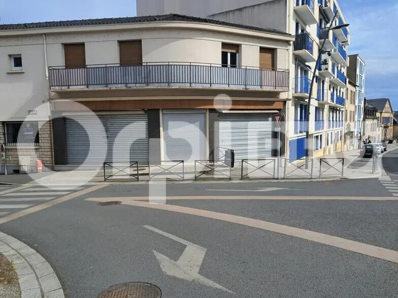 Retail in Montluçon for lease - Building Photo - Image 3 of 6
