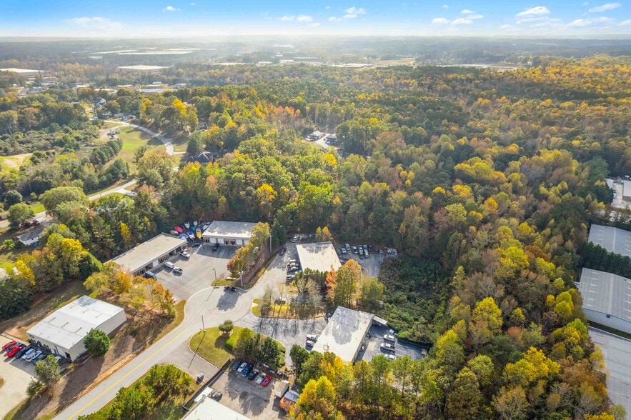 1046 Parkway Ct, Buford, GA for lease - Aerial - Image 3 of 9