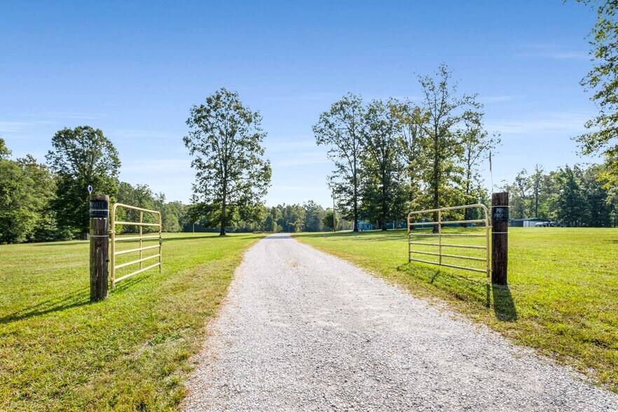 456 Lakewood Park Rd, Beechgrove, TN à vendre - Photo du bâtiment - Image 3 de 63