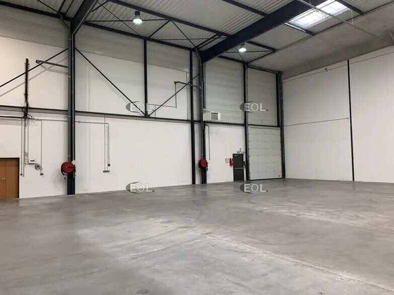 Flex dans Villeneuve-la-Garenne à louer - Photo du bâtiment - Image 2 de 7
