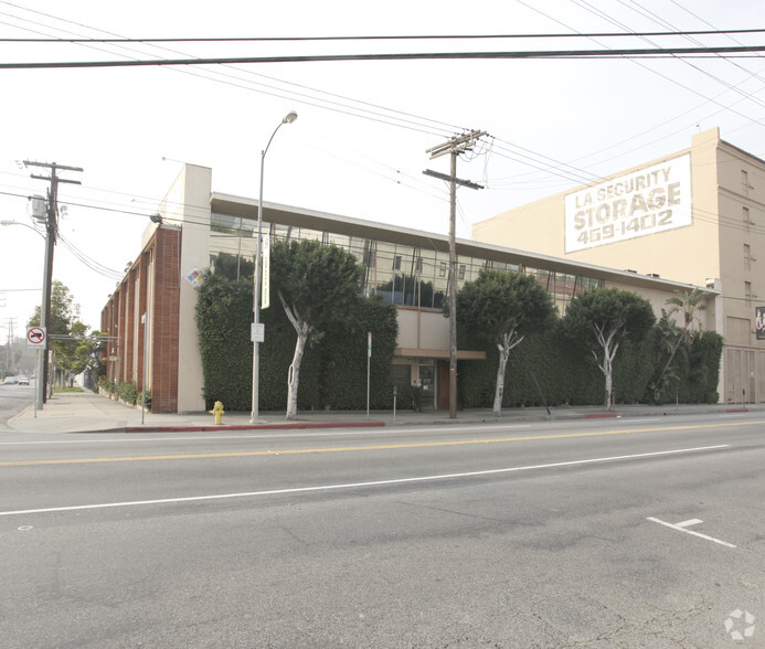 6350 Santa Monica Blvd, Los Angeles, CA for lease - Building Photo - Image 2 of 4