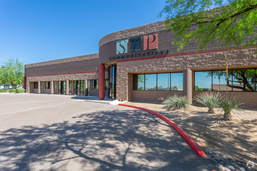 7626 E Greenway Rd, Scottsdale, AZ for lease - Primary Photo - Image 1 of 4