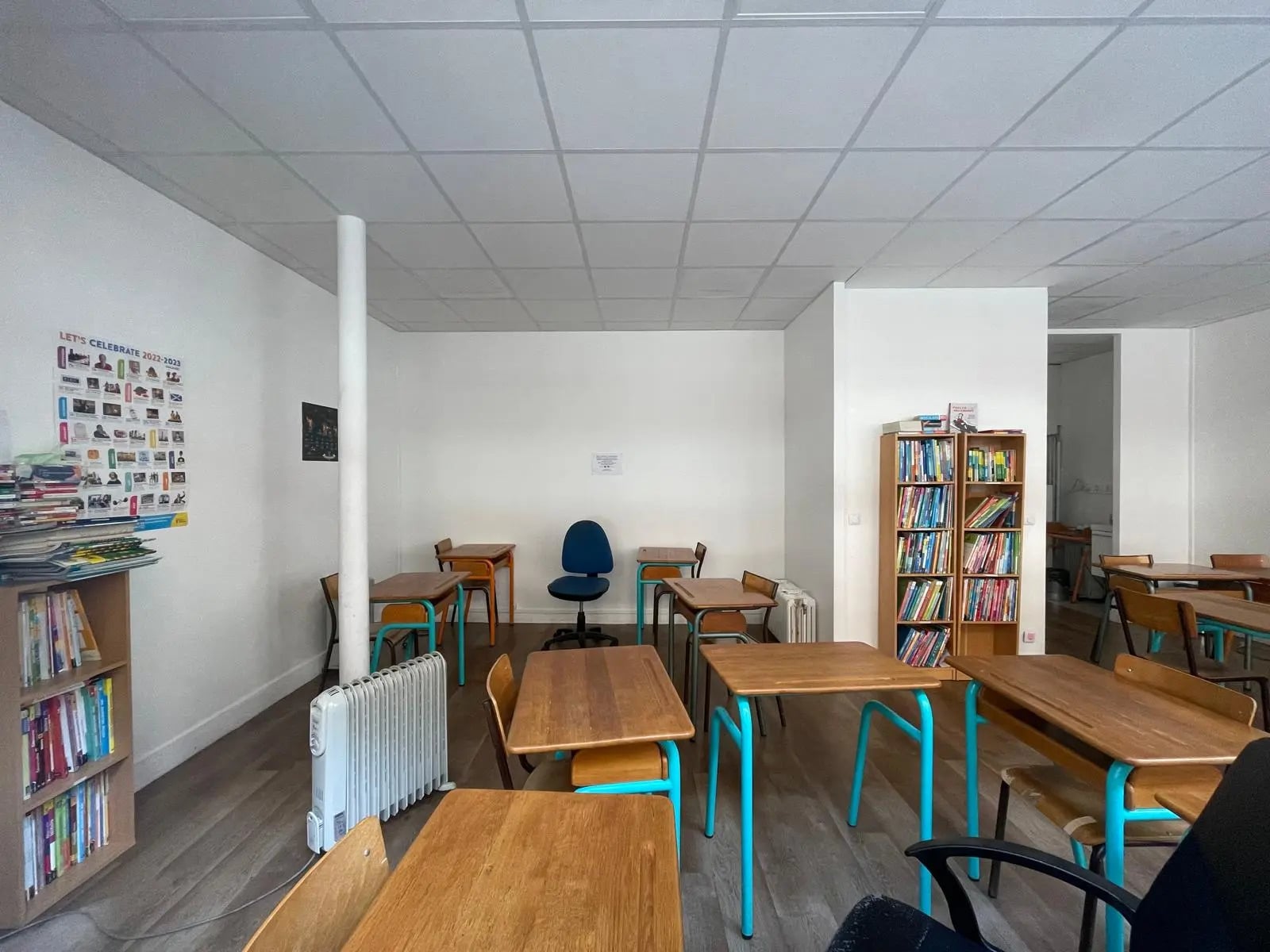 Retail in Paris for sale Interior Photo- Image 1 of 10