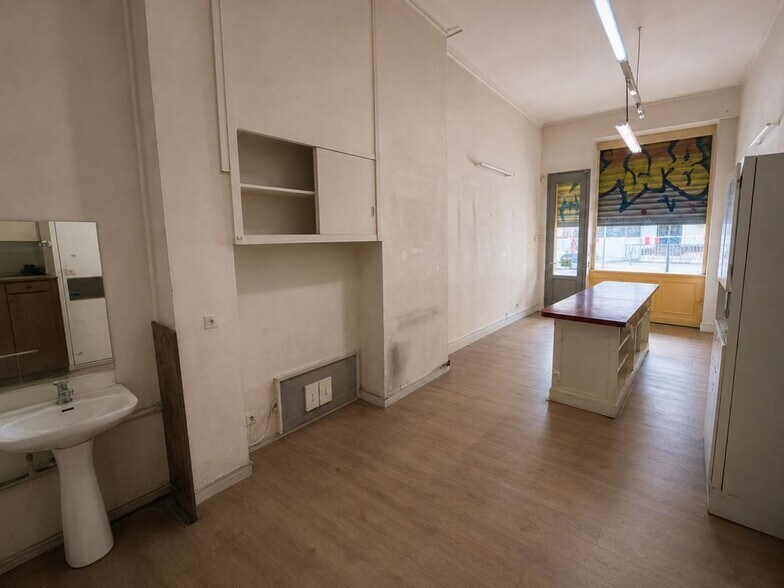 10 Rue De Châteaudun, Paris for lease - Interior Photo - Image 3 of 6