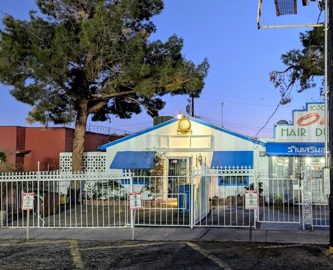 Plus de détails pour 1636-1638 E Charleston Blvd, Las Vegas, NV - Commerce de détail à vendre