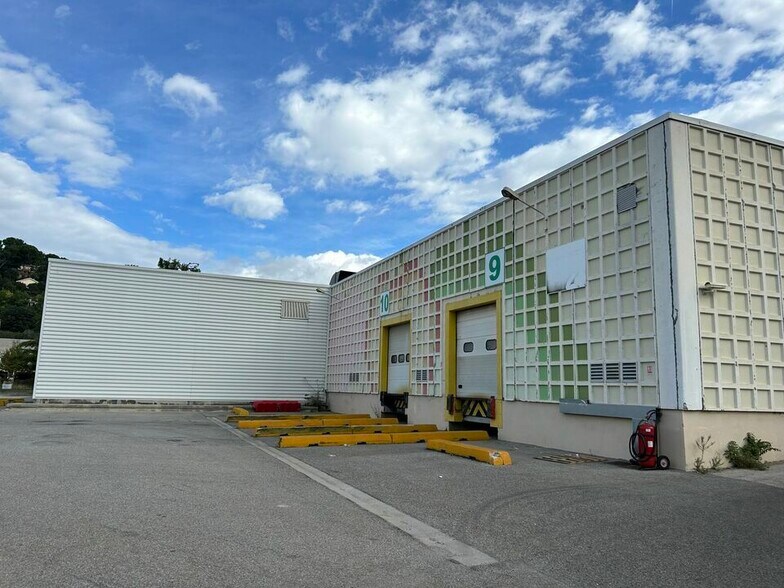 Industriel dans Aubagne à louer - Photo du bâtiment - Image 3 de 5
