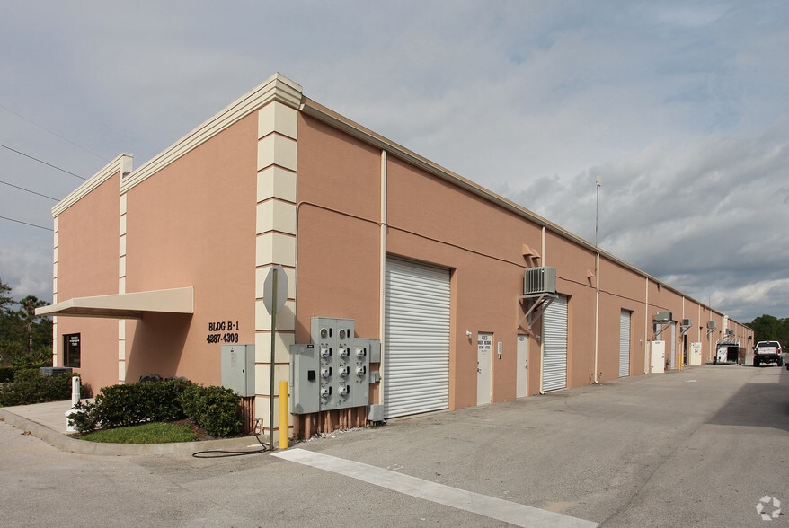 4291 SW High Meadows Ave, Palm City, FL à louer - Photo du bâtiment - Image 2 de 4