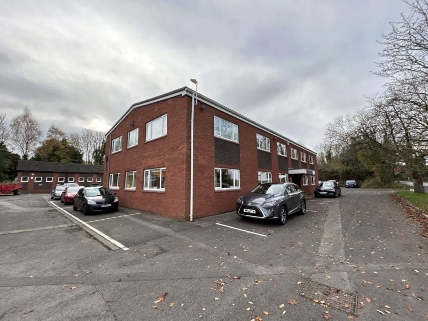 Low Moor Ln, Knaresborough for lease Building Photo- Image 1 of 4