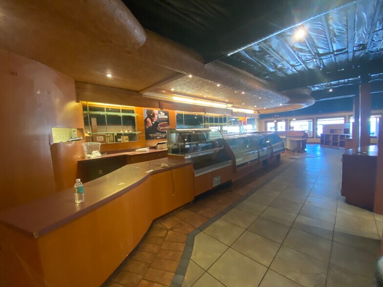 3504 Highway 365, Nederland, TX à louer - Photo du bâtiment - Image 3 de 30