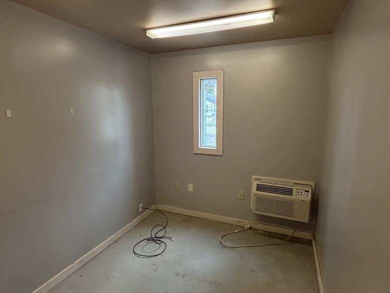 1438 S Handley St, Wichita, KS for lease - Building Photo - Image 3 of 11