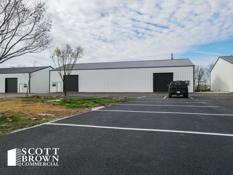 8307 FM 2164, Sanger, TX à louer - Photo du bâtiment - Image 3 de 15