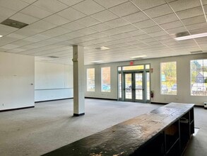 170 Boston Post Rd, Madison, CT for lease Interior Photo- Image 2 of 8
