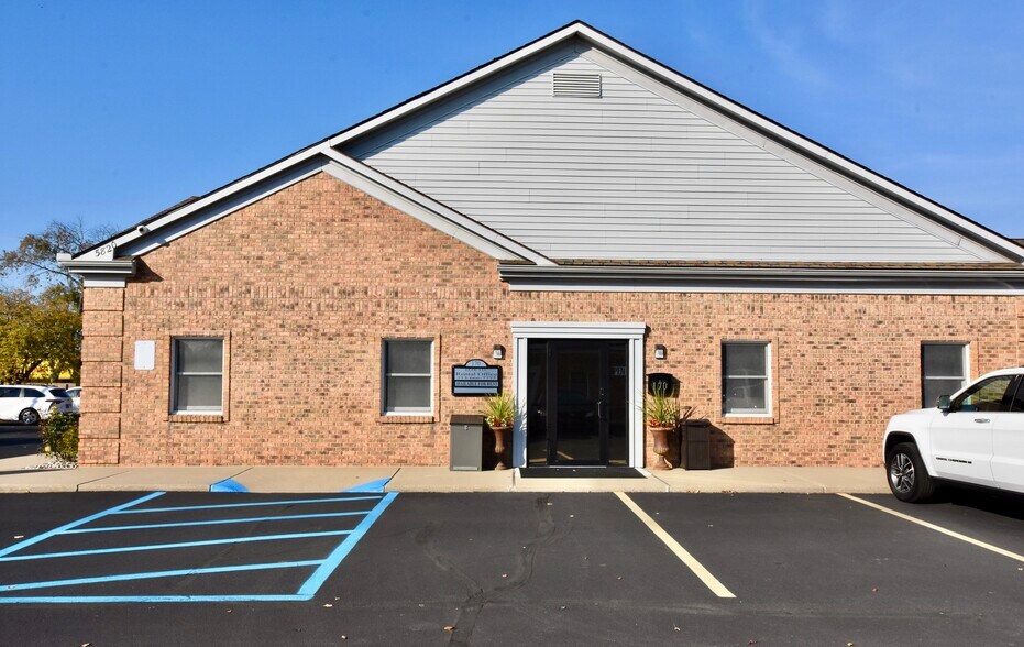 5820 N Canton Center Rd, Canton, MI à louer - Photo du bâtiment - Image 2 de 6