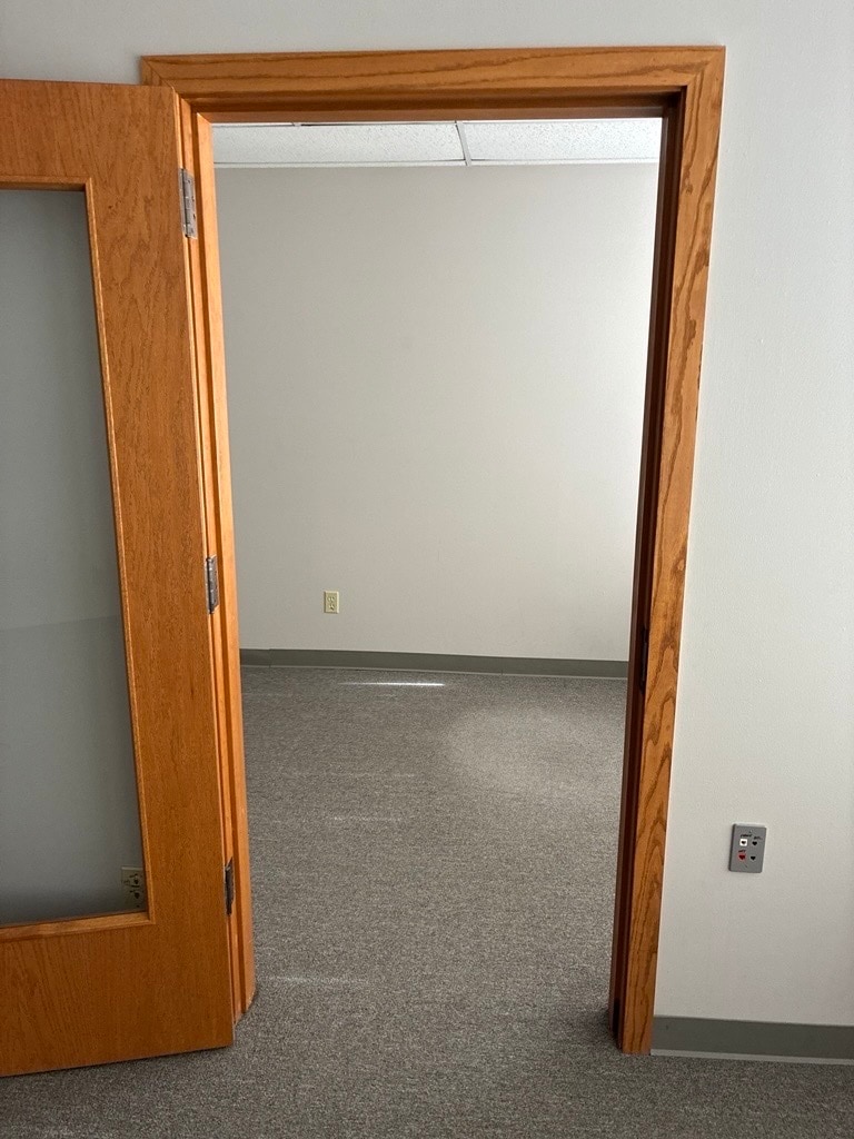 7981 168th Ave NE, Redmond, WA for lease Interior Photo- Image 1 of 3