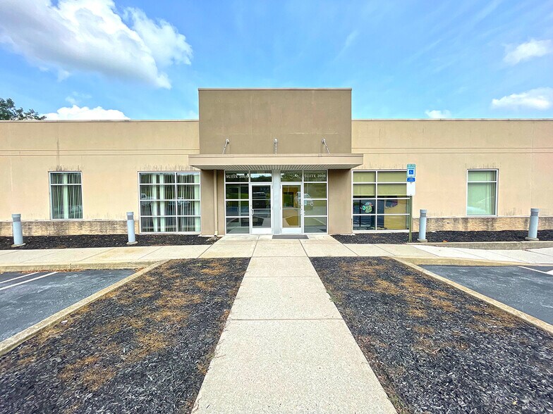 2850 Commerce Dr, Harrisburg, PA à louer - Photo principale - Image 1 de 8