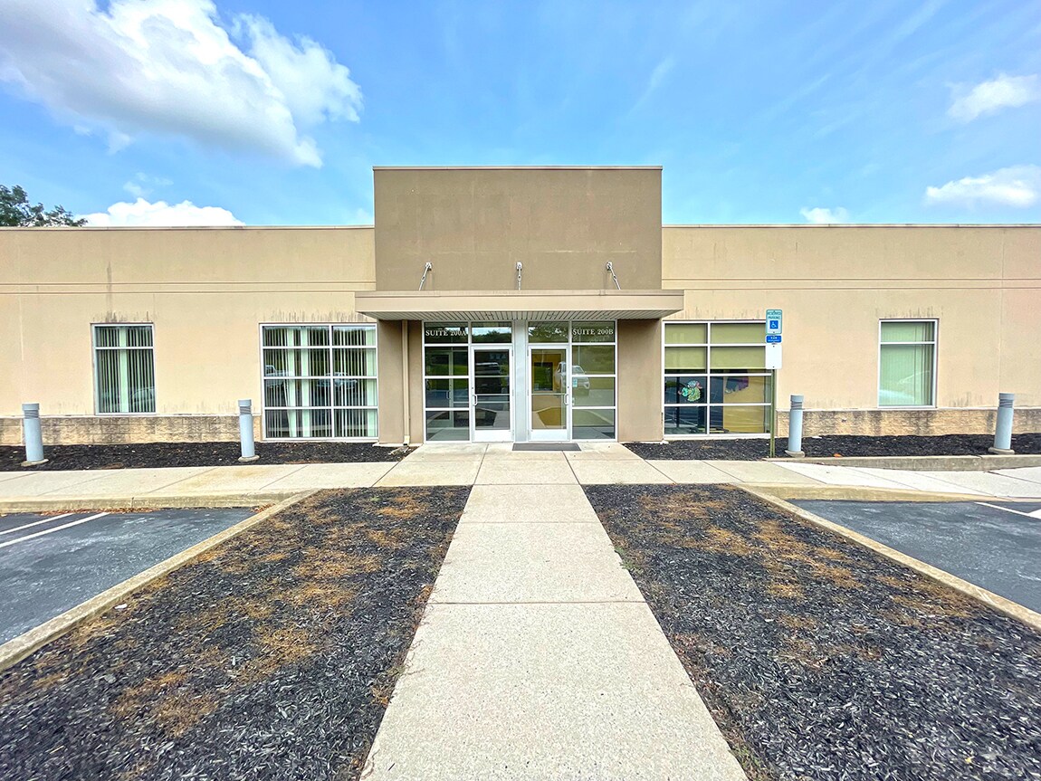 2850 Commerce Dr, Harrisburg, PA à louer Photo principale- Image 1 de 9