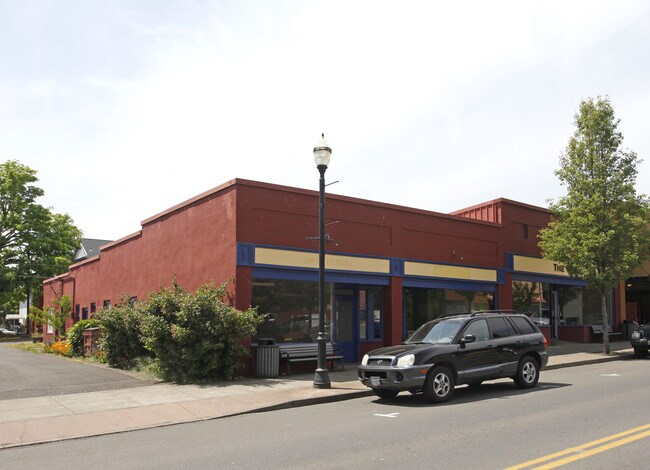 Plus de détails pour 155 Main St W, Monmouth, OR - Bureau/Commerce de détail à louer