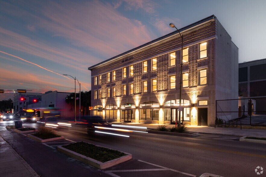 212 N Alamo St, San Antonio, TX à louer - Photo du bâtiment - Image 1 de 9