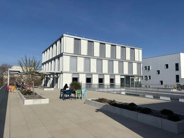 Bureau dans Lyon à louer - Photo du bâtiment - Image 3 de 41