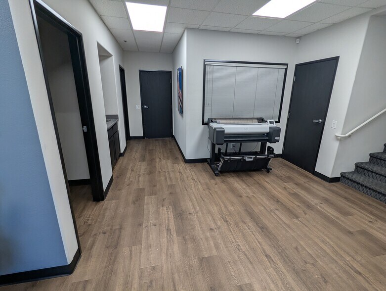 8351 Elm Ave, Rancho Cucamonga, CA à louer - Photo du bâtiment - Image 3 de 10