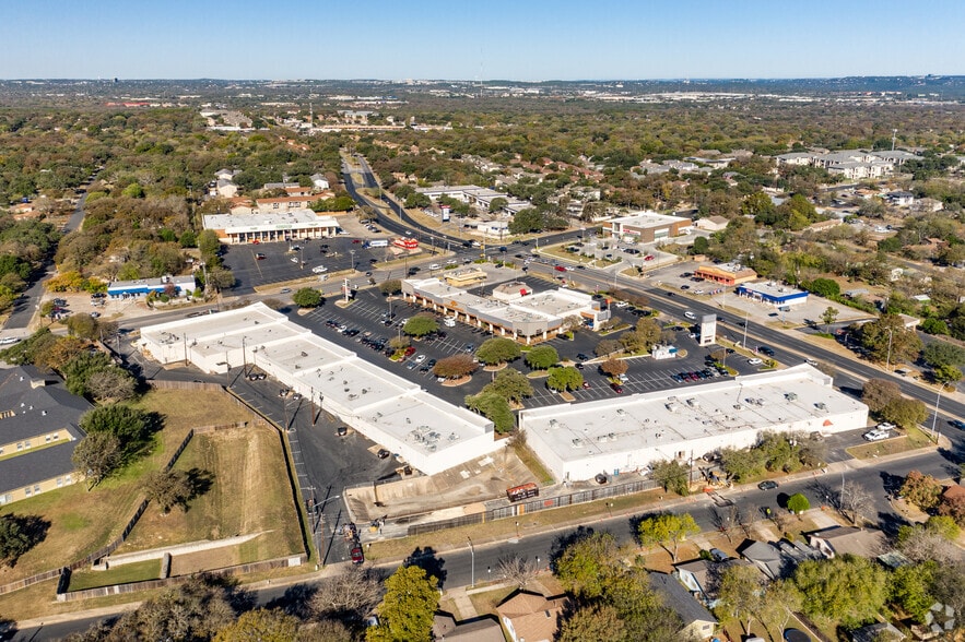 1901 W William Cannon Dr, Austin, TX for lease - Building Photo - Image 1 of 33