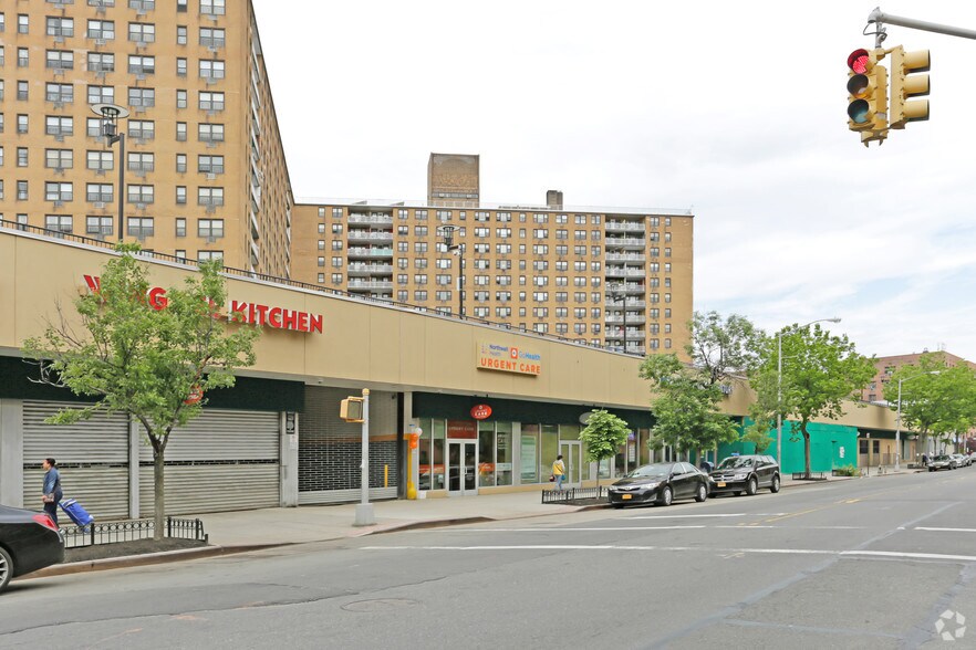 5702 99th St, Corona, NY for lease - Building Photo - Image 2 of 3