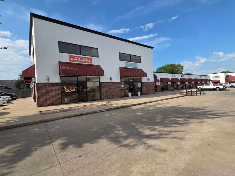 9238-9242 S Sheridan Rd, Tulsa, OK for lease - Building Photo - Image 3 of 16