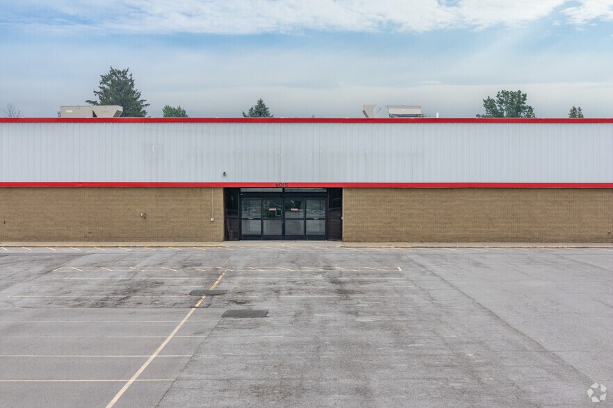 6015-6017 S Transit Rd, Lockport, NY à vendre - Photo du bâtiment - Image 2 de 15