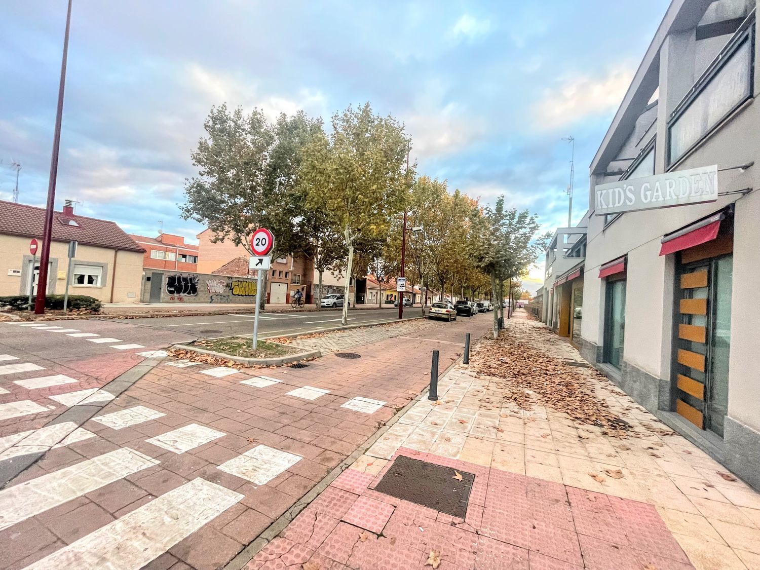 Cañada Real, 107, Valladolid, Valladolid for sale Primary Photo- Image 1 of 12