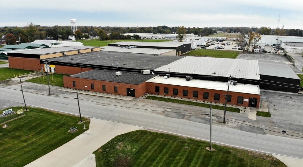 535 W Linfoot St, Wauseon, OH à louer - Photo du bâtiment - Image 2 de 5