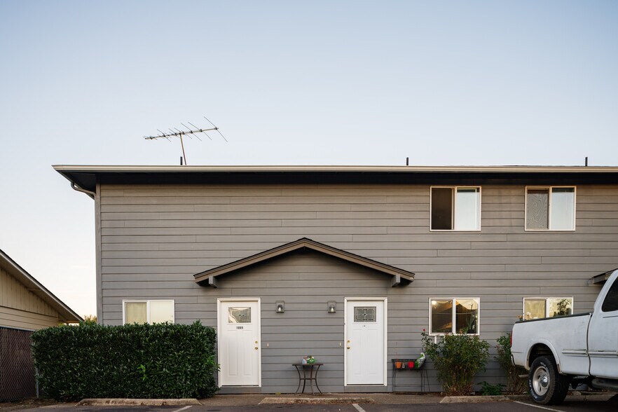 1001-1009 Ring St NE, Keizer, OR à vendre - Photo du bâtiment - Image 3 de 10