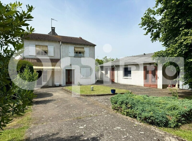 Flex in Morangis for sale - Building Photo - Image 1 of 10