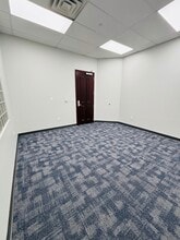 2101 Vista Pkwy, West Palm Beach, FL for lease Interior Photo- Image 2 of 2